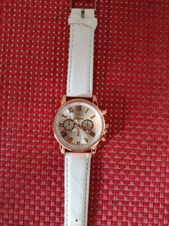 Montre femme neuve