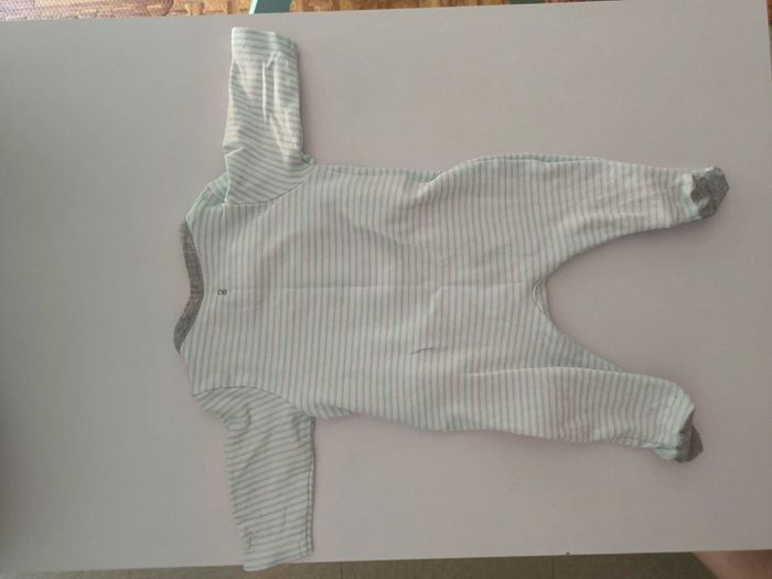 Pyjamas obaibi 3mois - photo numéro 3