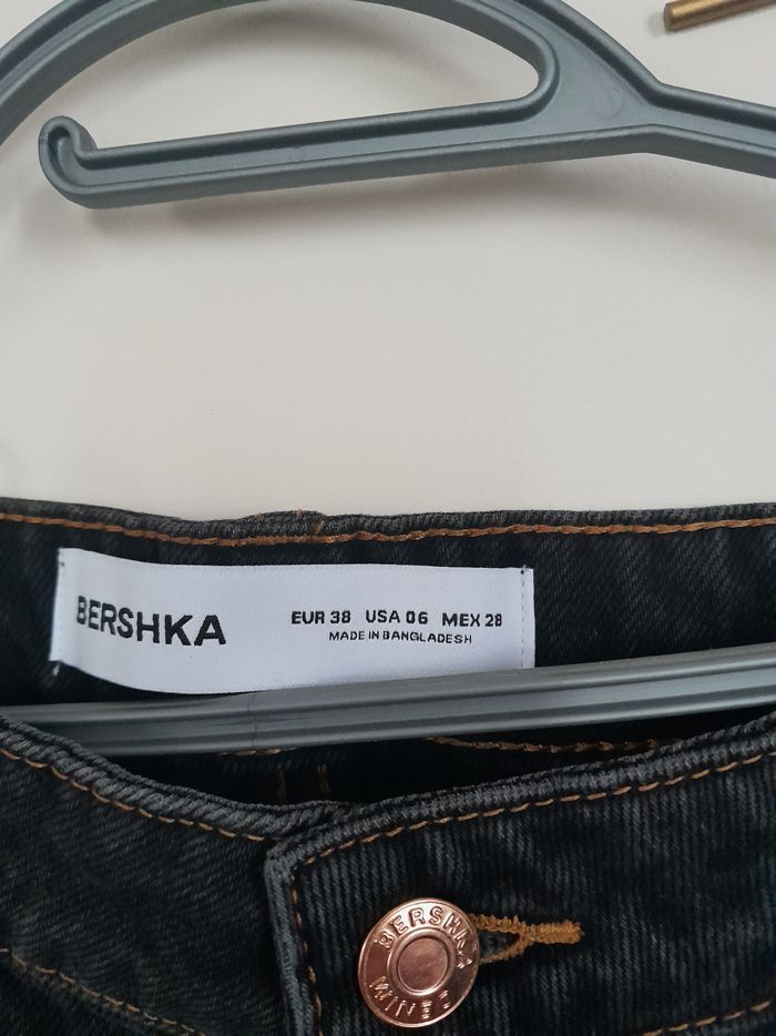 Jean Bershka neuf - photo numéro 2
