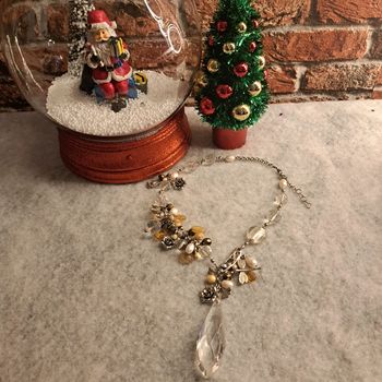 Collier à breloques et gouttes cristal en verre