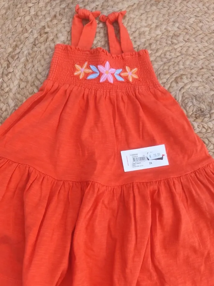[Neuve sans étiquette] Robe 2 ans - photo numéro 2