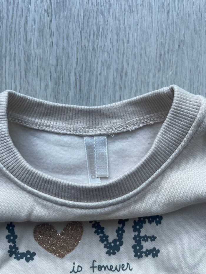 Pull bébé Orchestra 6 mois – motif “LOVE”, très bon état - photo numéro 3