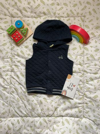 gilet sans manches à capuche bleu marine 18 mois tape à l'oeil