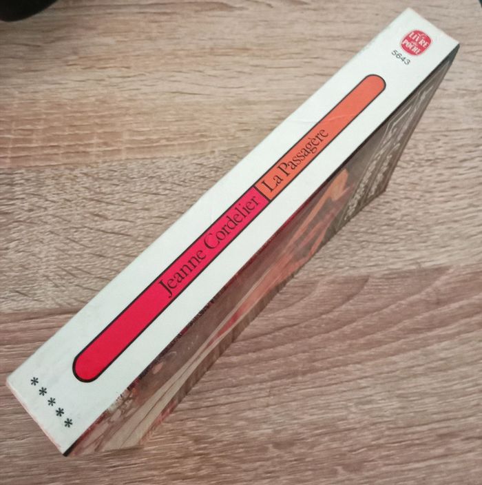 Jeanne Cordelier 🪅 La passagère - photo numéro 3