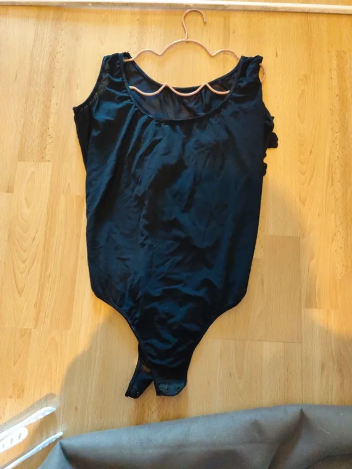 Body fleuri transparent - photo numéro 2