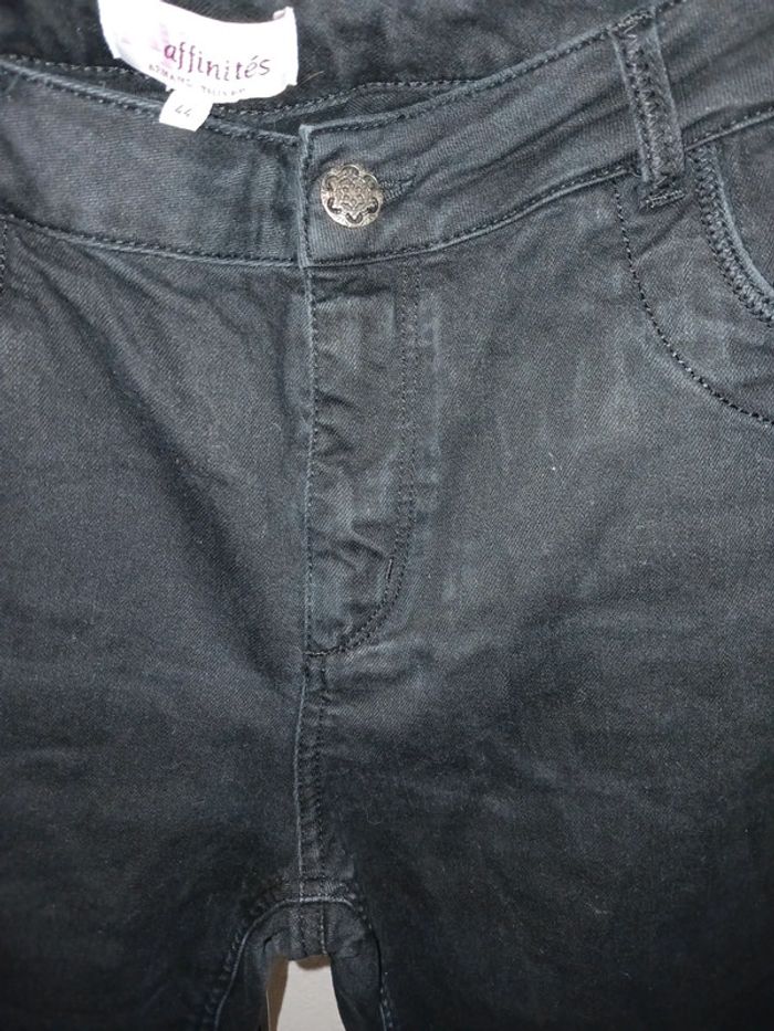 Jean noir T44 - photo numéro 2