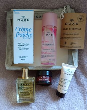 Huile Nuxe produits neufs trousse crème