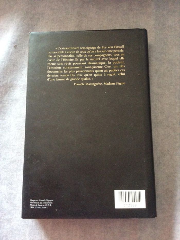 #les jours sombres Fey Von Hassel. V - photo numéro 3