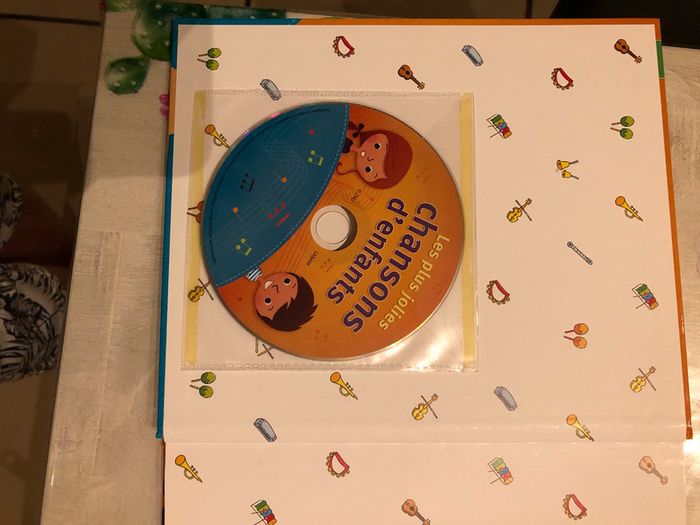 Livre chanson d’enfants neuf - photo numéro 2