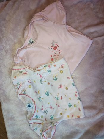 Lot 2 bodys absorba 36mois