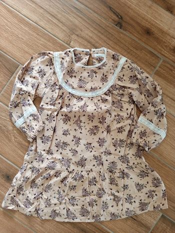 Robe liberty beige et parme style vintage détail dentelle. 6 ans