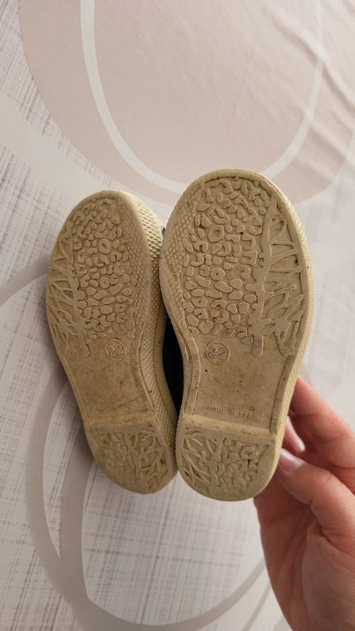 Chaussures pointure 22 - photo numéro 2
