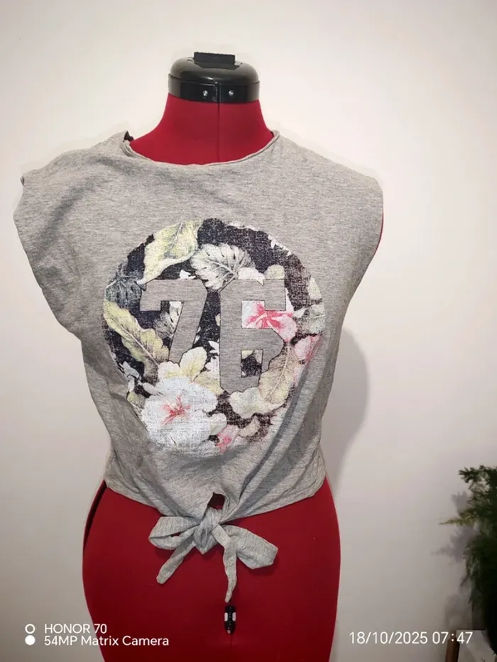 T shirt noue sans manches court