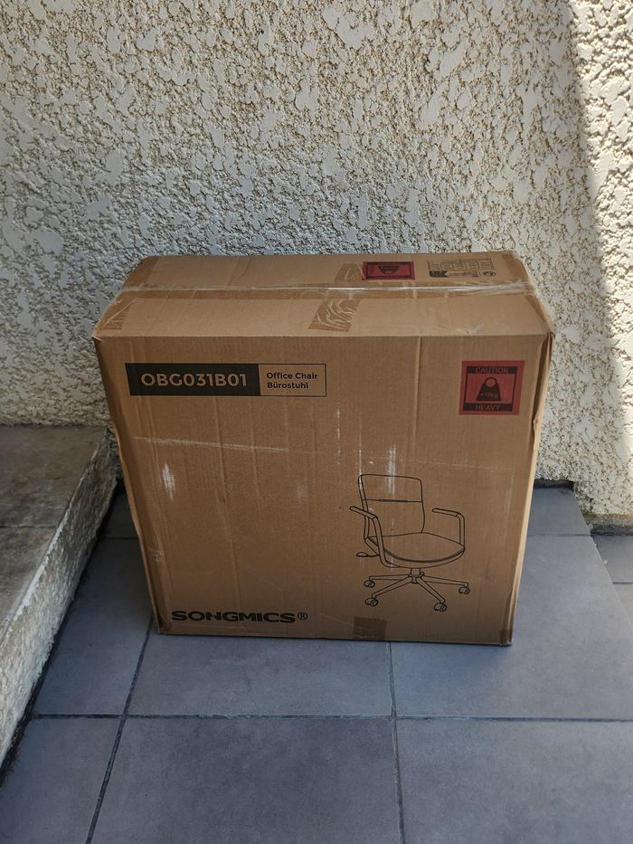 Chaise de bureau ergonomique Songmics neuve dans son carton - photo numéro 2