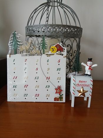 Neuf/Noël: Calendrier perpétuel de l'Avent en bois + Figurine décorative