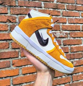 Baskets Nike dunk high jaune pointure 37 très bon état 