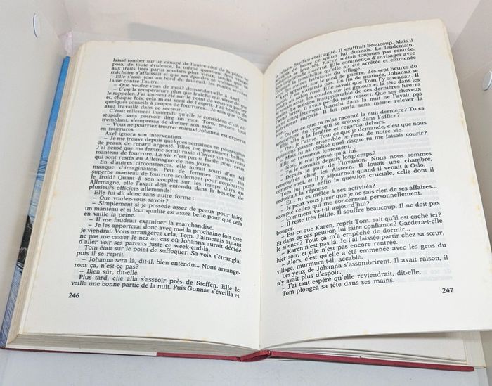 "Les neiges de Norvèges", de Rosalind Laker.
306 pages.
ISBN : 2.7242.3966.0 - photo numéro 4