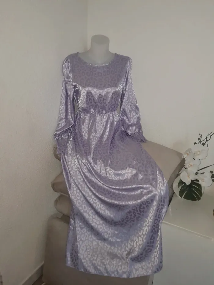 Robe longue 💫légère 💫touché satiné 💫Shein Taille  40-42 - photo numéro 3