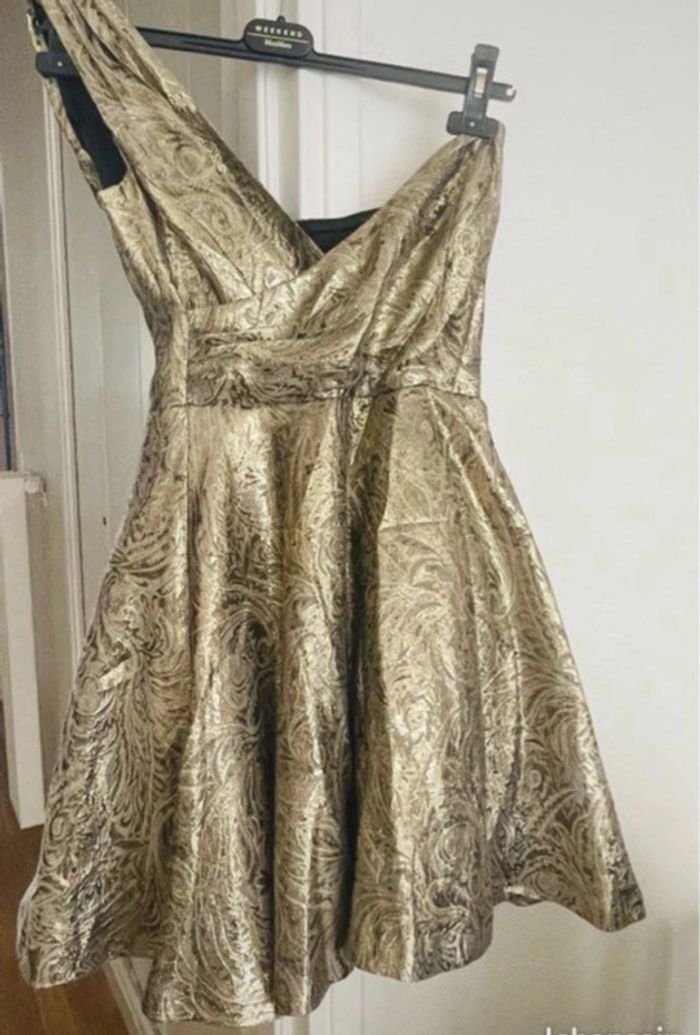 Robe habillée dorée épaules dénudées Assos Petite - photo numéro 3
