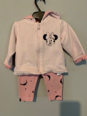Sweat à capuche et legging