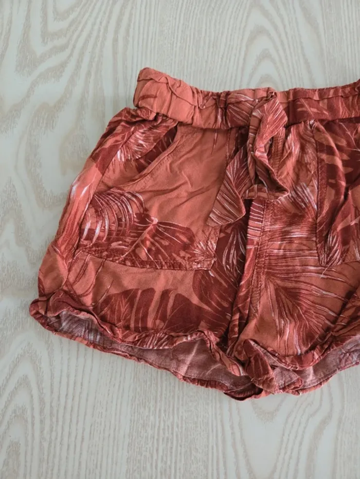 Short tres fin fille 4 ans - photo numéro 2