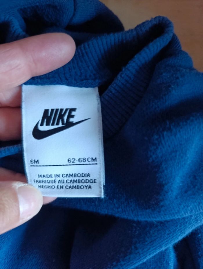 Combinaison nike 6 mois - photo numéro 2