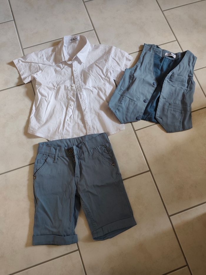 Ensemble cérémonie / mariage / baptême 
short + chemise manches courtes+ gilet + noeud papillon