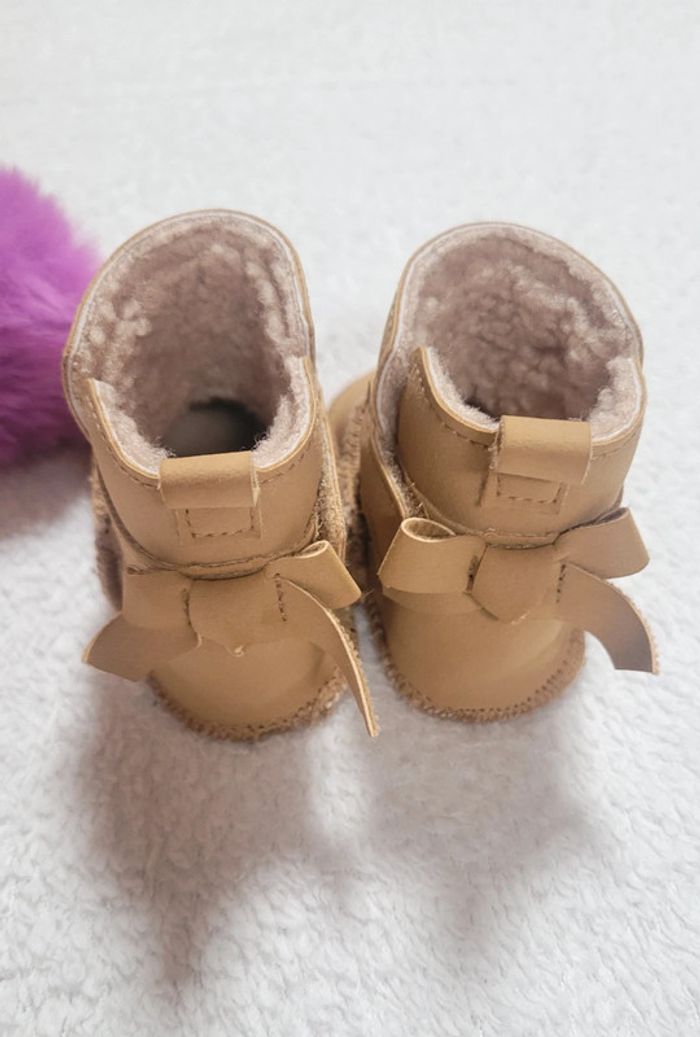 Bottes fille 👧 0/3M Kiabi - photo numéro 4