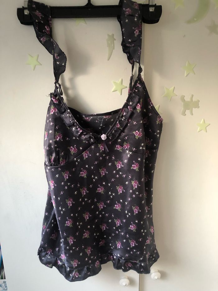Débardeur à fleurs et volants