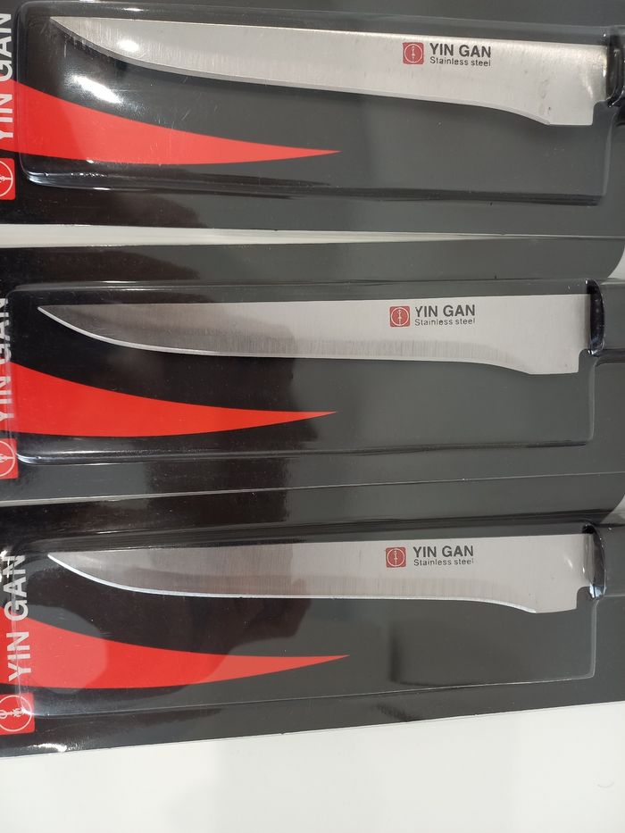 Lot de 5 couteaux neufs à prix bas 24 cm - photo numéro 2