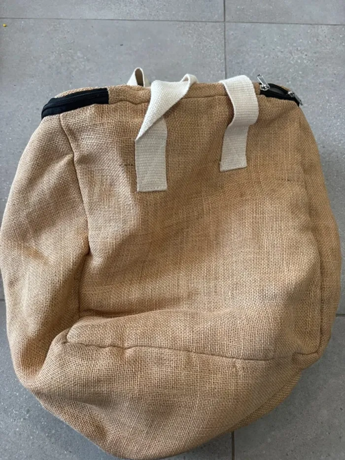 Sac en jute et en cotton, bon état mais des tâches à l'intérieur, 35x36cm - photo numéro 2