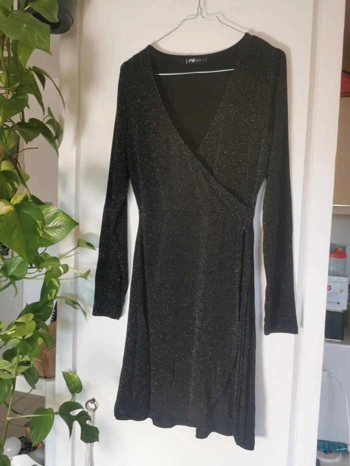 Robe noir brillante FB sister
