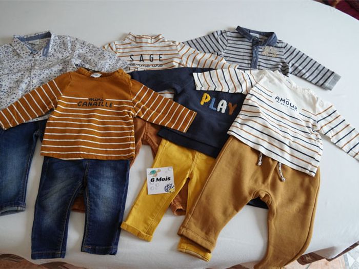 Lot n°11 Vêtements Tape à l'oeil 6 mois : 6 Pantalons + 6 Hauts