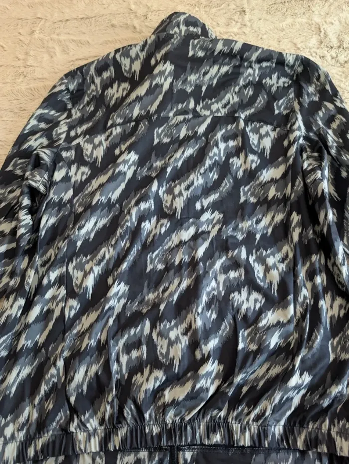 Veste puma. Neuf. Taille M - photo numéro 7