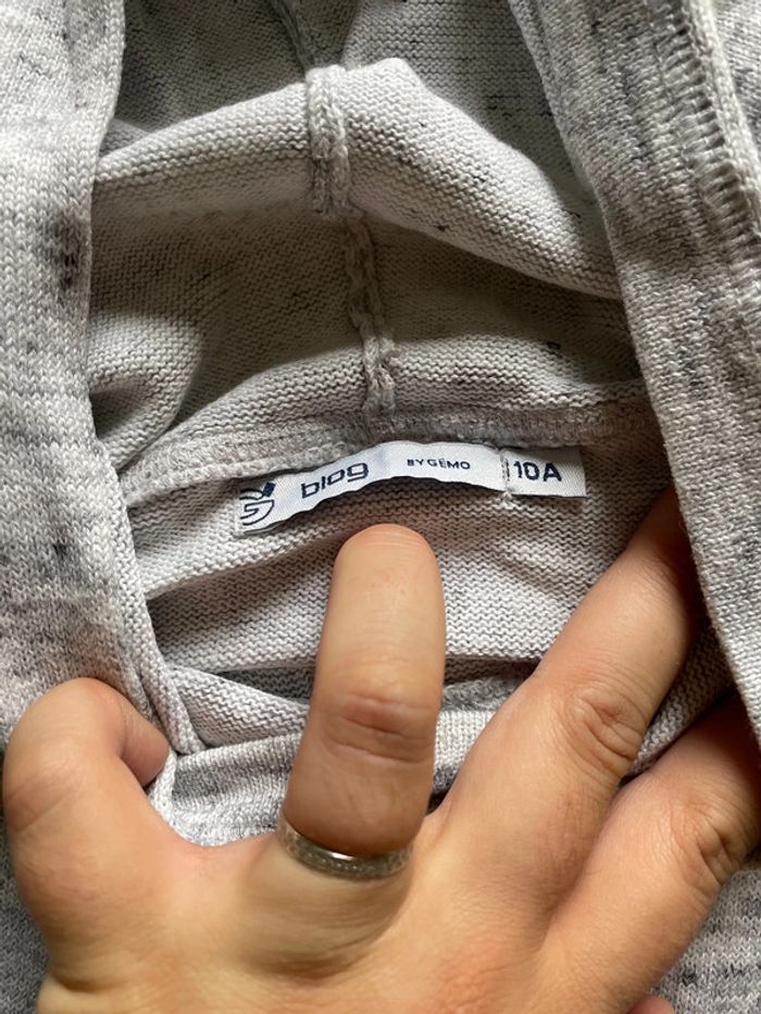 Pull à capuche 10 ans - photo numéro 2