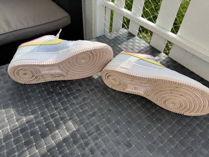 Nike Air Force 1 Femme - Bleue/Jaune/Rose - Taille 38.5 - photo numéro 4