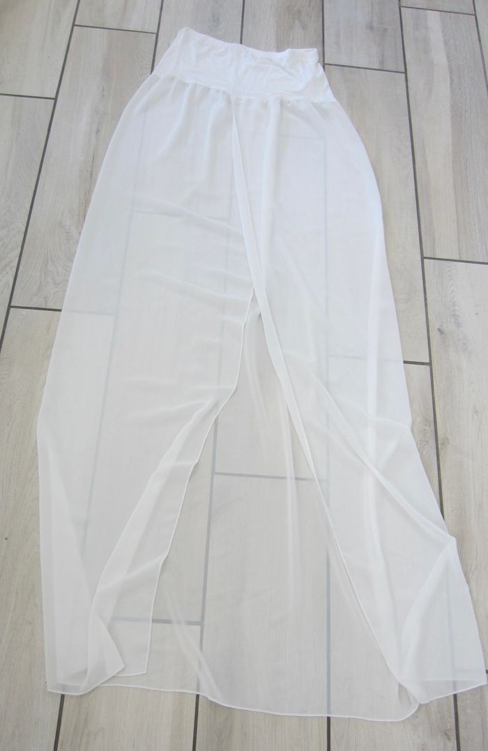 Robe transparente pour photo maternité - photo numéro 2