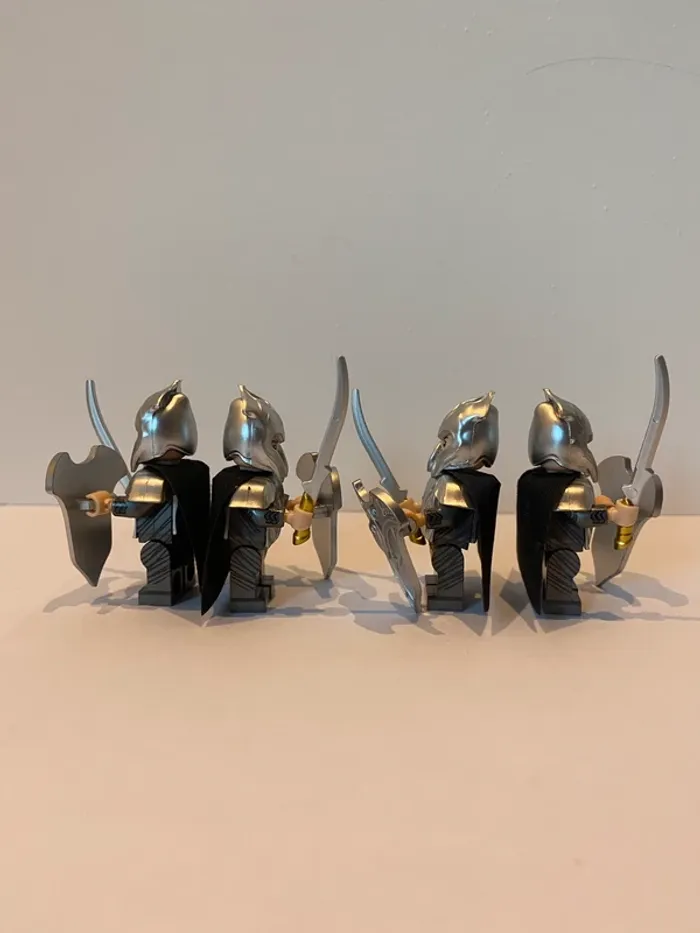 Figurine type lego 4soldats elfes. le seigneur des anneaux/hobbit - photo numéro 2