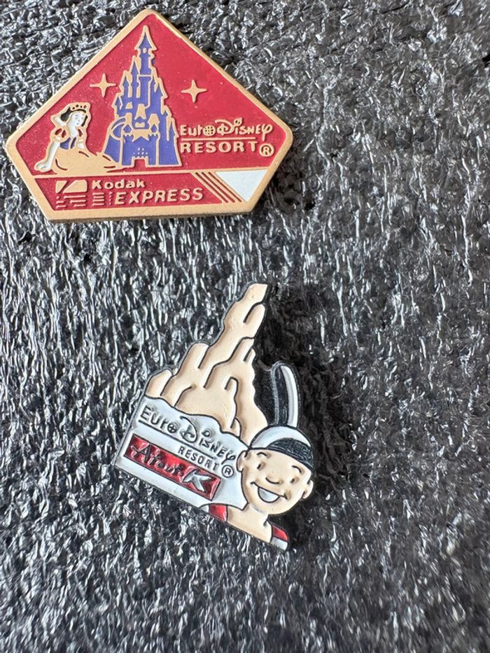 Pin’s officiel vintage Disneyland Paris - photo numéro 4