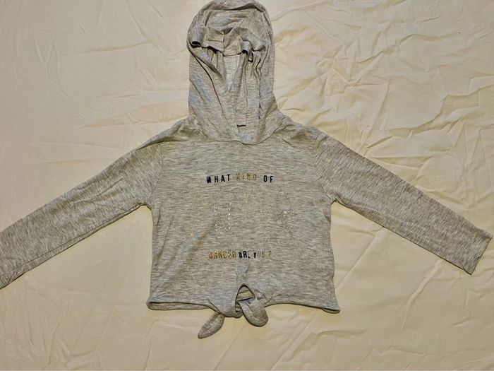 T-Shirt Manche Longue à Capuche Gris Kiabi