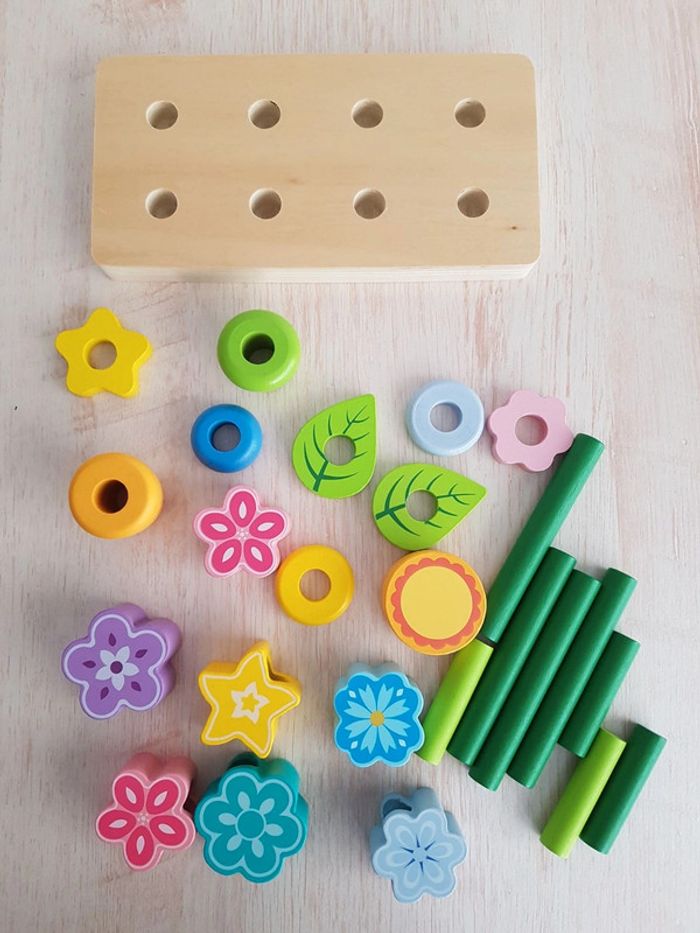 Jeu en bois pré printanier en fleurs - photo numéro 7