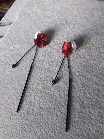 Boucles d'oreilles rose rouge