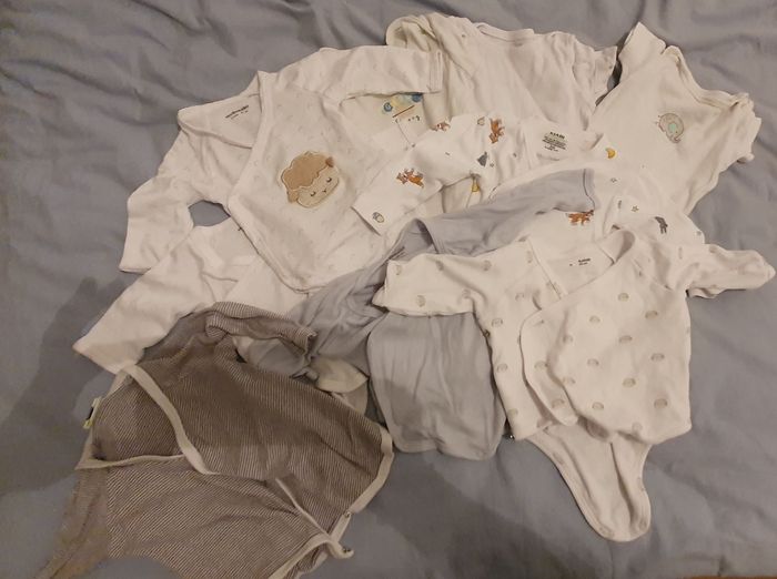 Lot vêtements bébé en 3 mois