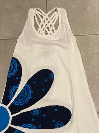 Robe blanche et bleu été T.S
