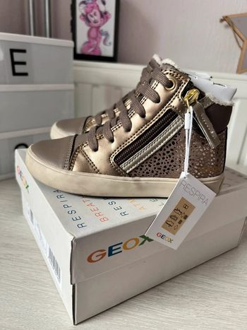 Basquettes hautes fourrées Geox 27 neuves