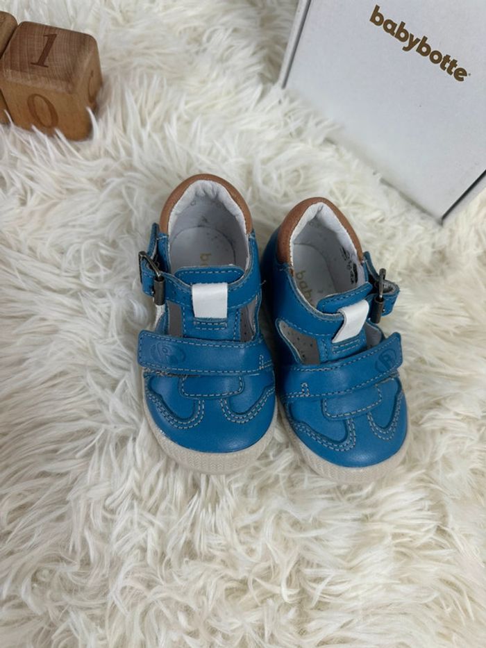 Paire de chaussures Babybotte taille 20 - photo numéro 3