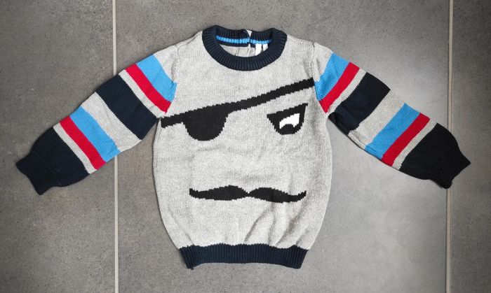 Pull enfant neuf