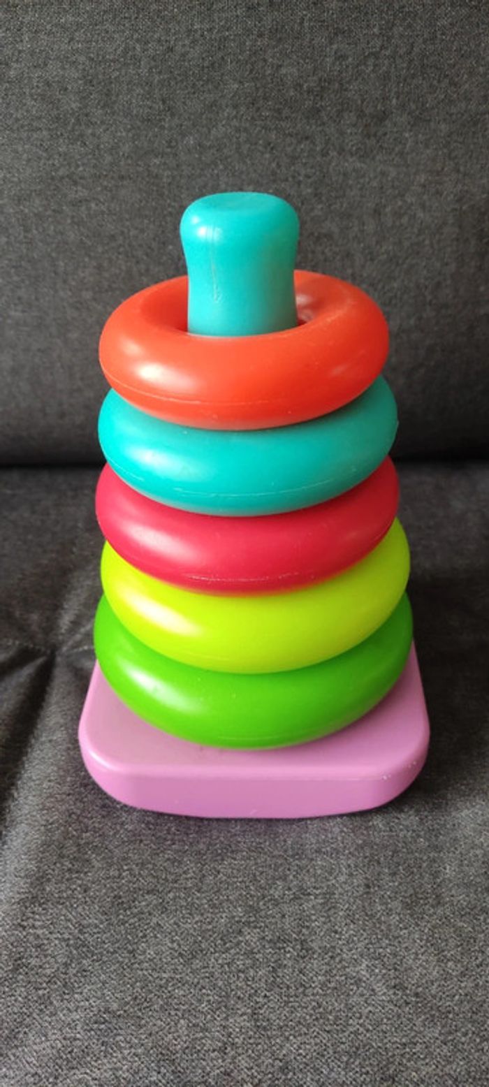 Pyramide anneaux à enfiler dès 12 mois