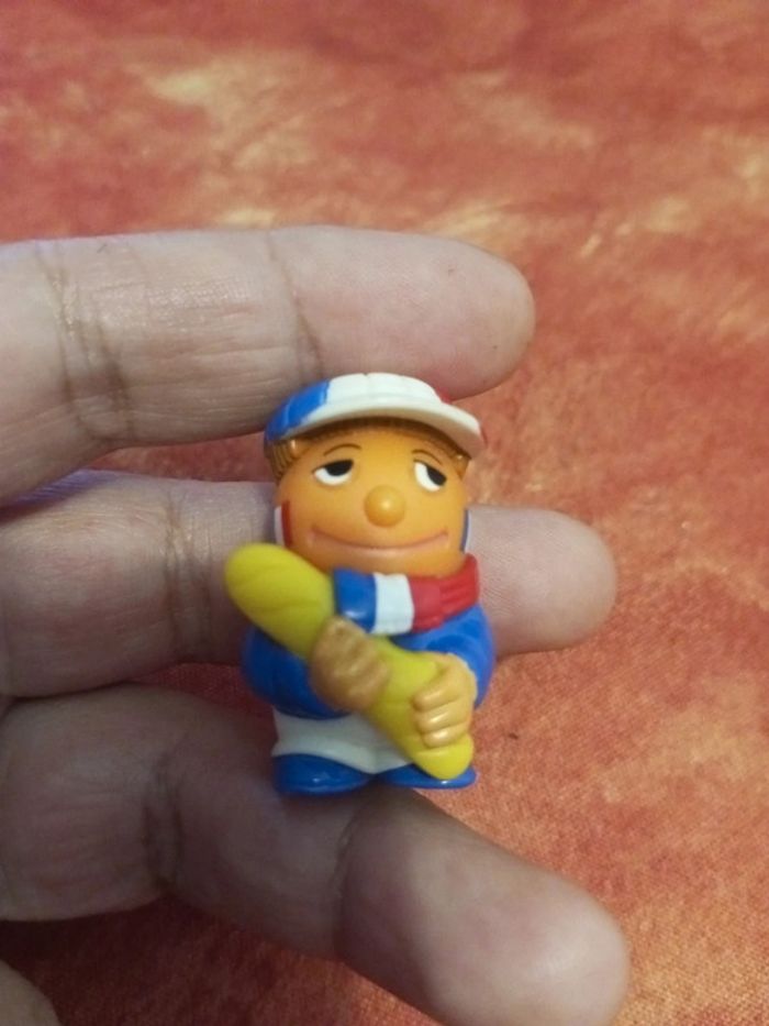 Lot de 7 figurines Kinder surprise Supporter, fan de foot - photo numéro 7