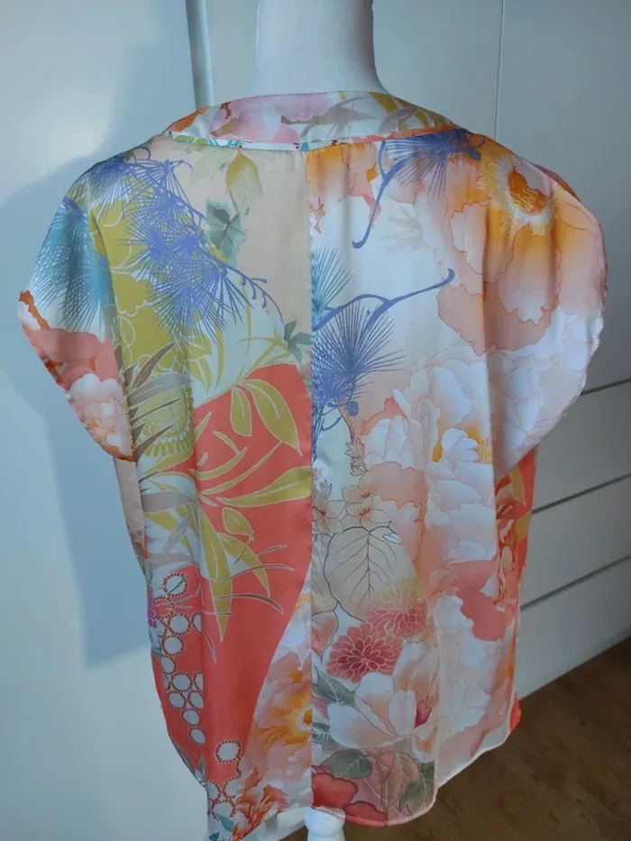 Jolie blouse manches courtes - photo numéro 4